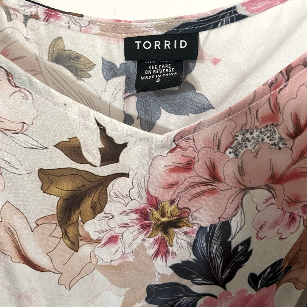 Torrid Plus Size 4 26/28 Cold Shoulder Sleeveless Floral Blouse